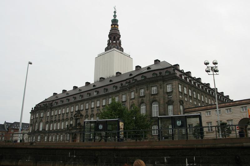 IMG_0168.jpg - Christiansborg slot. Folketinget. -- Christiansborg Castle. we have the national parliament of Denmark with name Folketinget inside there.