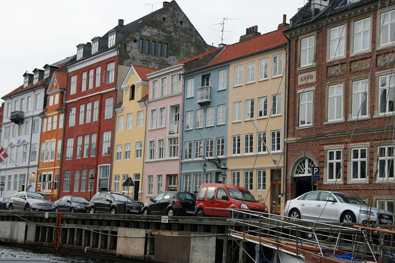 IMG_0199.jpg - De mange små huse ved Nyhavn. -- The many houses at Nyhavn