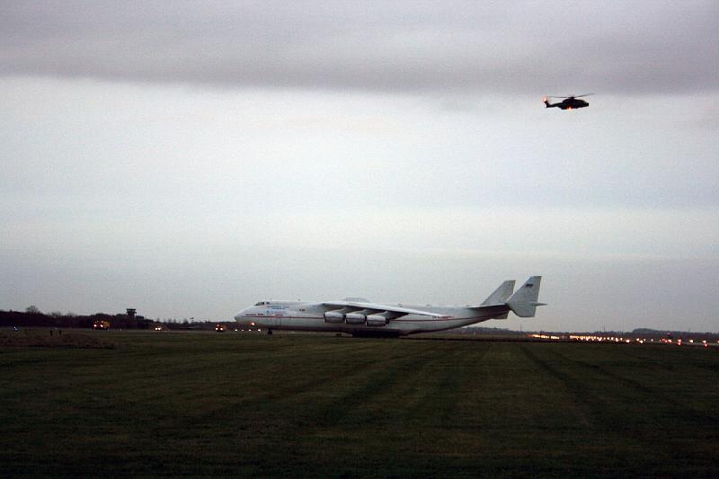 AN225.jpg - Skrydstrup lufthavn. En lille Antonov 225 er lige landet. Skrydstrup airport a little Antonov 225 has just landed