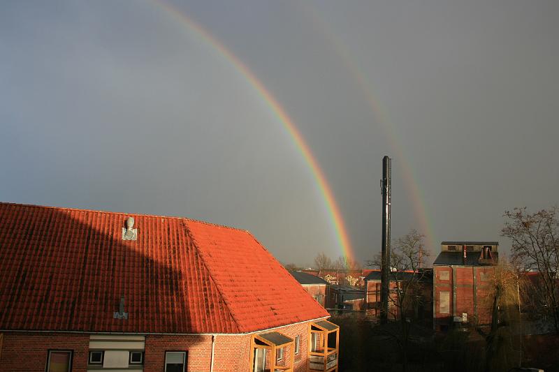 Rainbow.jpg - To regnbuer uden for mit vindue. Two rainbows outside my window