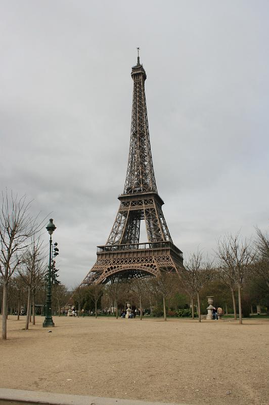 IMG_0059.jpg - Eiffeltårnet så vi næste dag. -- The Eiffel tower did we see next day