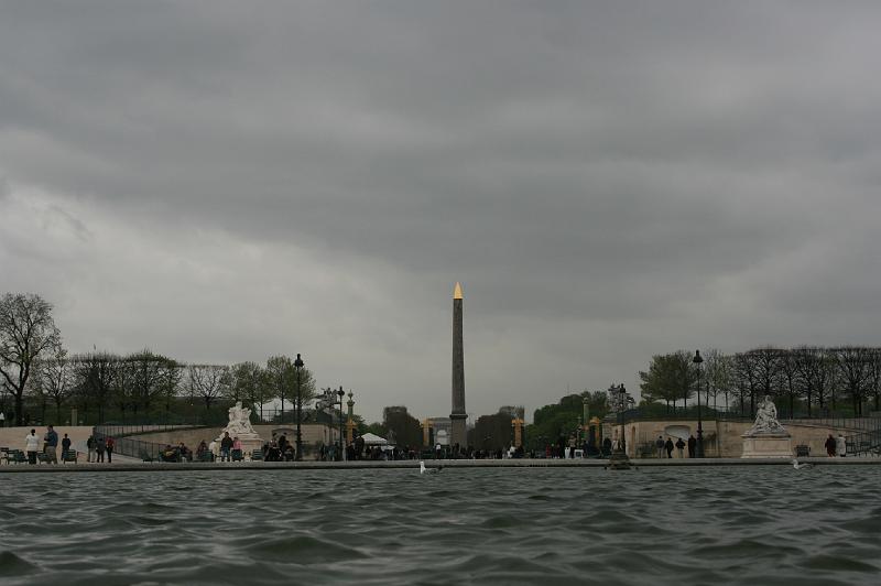 IMG_0176.jpg - La Concorde i baggrunden. -- La Concorde in background.