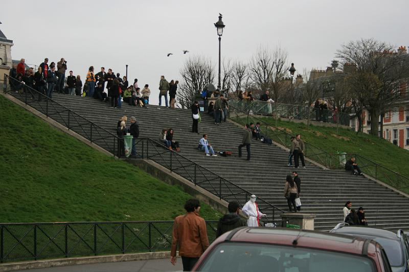 IMG_0224.jpg - Trappen til Sacre Coeur kirken ved Montmartre. Stairs to Sacre Coeur church at Montmartre.