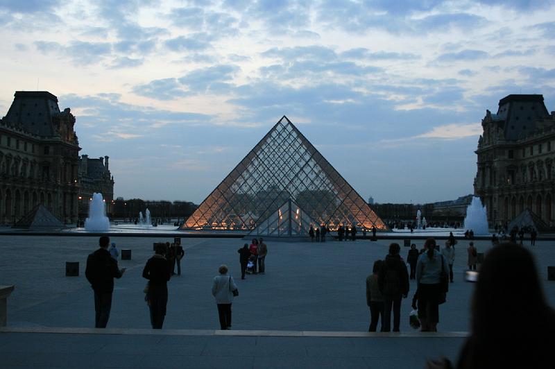 IMG_0745.jpg - Louvre igen. -- Louvre again.