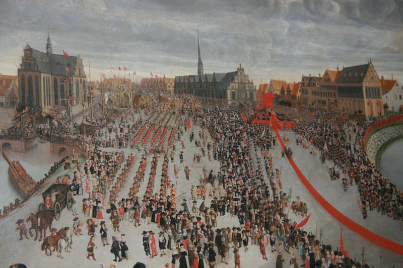 IMG_0306.jpg - Et tæt kig på et af billederne. Arvehyldningen på Københavns Slotsplads 18. oktober 1660. -- a close look at one of the paintings. Celebrate the new king 18 October 1660 on Copenhagens castle place.